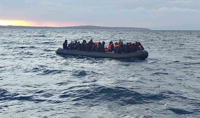 Ayvalık'ta 47 göçmen Sahil Güvenlik'ten kaçamadı