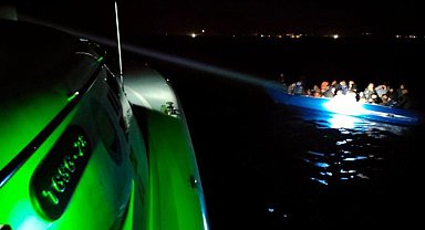 Ayvalık'ta 48 göçmen yakalandı, 32'si de kurtarıldı