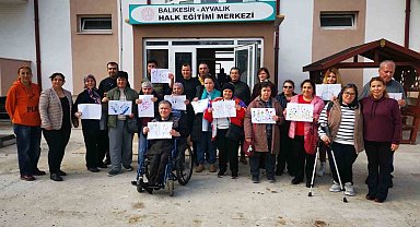 Ayvalıklı engelliler AHEM'de ağırlandı