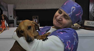 Azmetti, 57 yaşında üniversite mezunu oldu