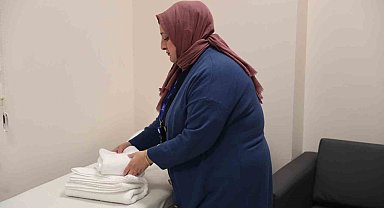 Bağcılar'da 2 kadın aldıkları eğitimle Vefahane Yaşam Merkezi'nde çalışmaya başladı
