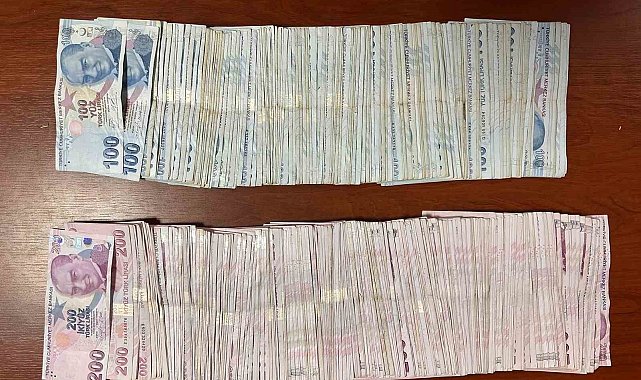 Bağcılar'da iş yerinden 75 bin 850 TL çalan hırsız kamerada