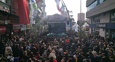 Bahçelievler Belediyesi yerli üretim olan "Cumhuriyet" isimli elektrikli tramvayı hizmete açtı