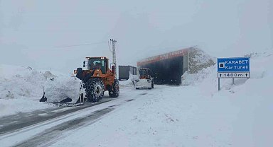 Bahçesaray yolu ulaşıma açıldı
