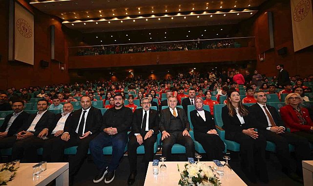 Bakan Bak: "Deprem bölgesinde 33 milyon sıcak yemek, 3 milyon 300 bine yakın kumanya ve paketli gıda dağıtımı gerçekleştirildi"
