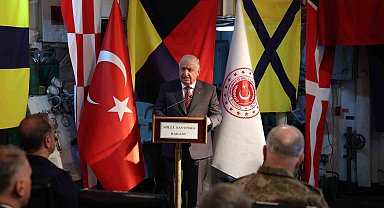 Bakan Güler, TCG GÖKOVA fırkateyninde görev yapan denizcilerin yeni yılını kutladı