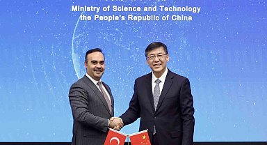 Bakan Kacır: "Elektrikli araç ve batarya alanında Türkiye'yi üretim üssü haline getirmek istiyoruz"