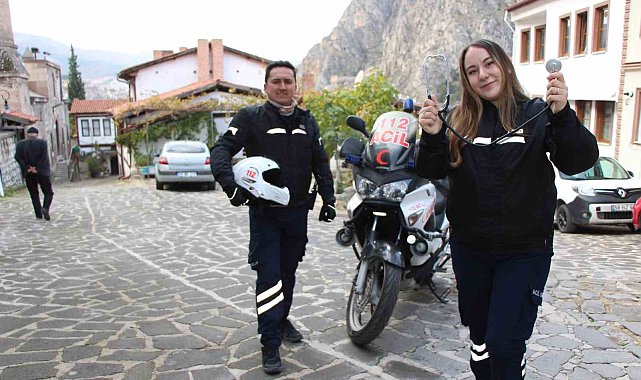 Bakan Koca görüntülerini paylaşmıştı, sağlık çalışanı çift motosiklet ambulansla hayat kurtarıyor