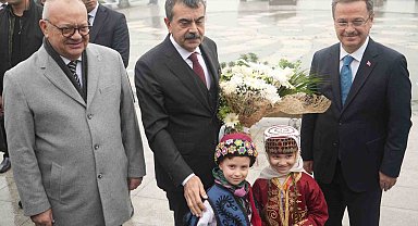 Bakan Tekin: "Eğitim öğretim süreci seferberlik ruhuyla aşılabilecek bir durum"