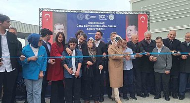 Bakan Tekin: "Yerel yönetim seçimlerinde oy verirken adaylardan eğitim öğretim sürecine destek olma sözü ve vaadi arayın"