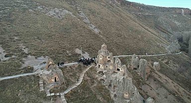 Bakan Yardımcısı Yazgı'dan turizmin göz bebeği Soğanlı Vadisi'nde inceleme