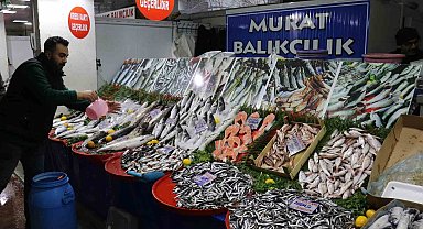 Balıkçılar Pazarı yeni yerinde vatandaşları bekliyor