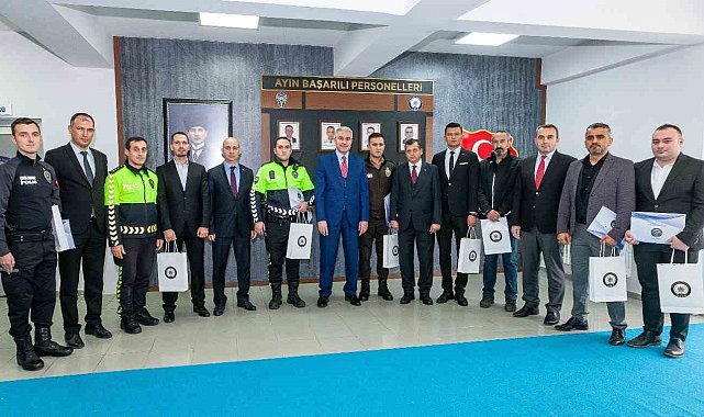 Başarılı personeller ödüllendirildi