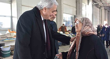 Başkan Bakkalcıoğlu'ndan kapalı pazar ziyareti