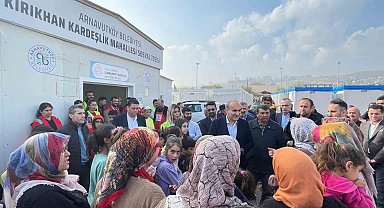 Başkan Baltacı'dan depremzede çifte sürpriz ziyaret