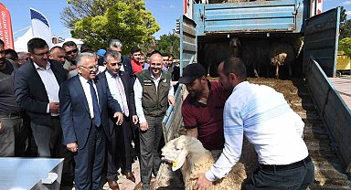 Başkan Büyükkılıç: "9 bin 850 hayvan işletmesinin su faturalarının yarısını büyükşehir ödedi"