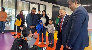 Başkan Büyükkılıç'tan gönül belediyeciliğinin en güzel örneklerinden Engelsiz Yaşam Merkezi'ne ziyaret