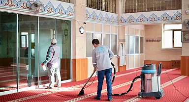 Başkan Dinçer: "Tüm camilerimizin temizliğini üstlendik"