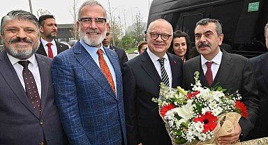 Başkan Ergün, Milli Eğitim Bakanı Tekin'e projeleri anlattı
