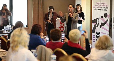 Başkan Filiz İzmir'de kadın adaylarla buluştu