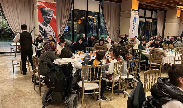 Başkan Hançerli, engelli vatandaşlarla yemekte bir araya geldi
