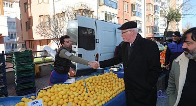 Başkan Kurt'tan pazara ziyaret