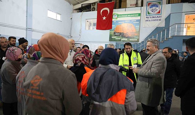 Başkan Palancıoğlu mesaiye, saha çalışanlarını ziyaret ederek başladı