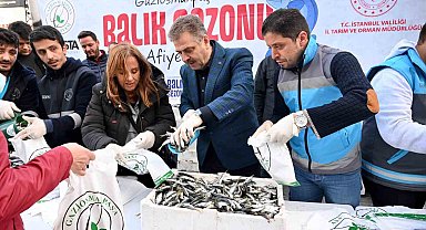 Başkan Usta'dan vatandaşa balık ikramı