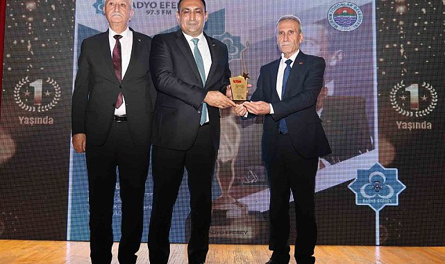 Başkan Yılmaz'a yılın sosyal belediyecilik ödülü