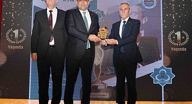Başkan Yılmaz'a yılın sosyal belediyecilik ödülü