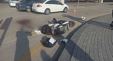 Başkentte hafif ticari araç ile çarpışan motosikletli kurye hayatını kaybetti