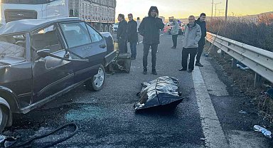 Başkentte kamyonla otomobil çarpıştı: 1 ölü, 4 yaralı