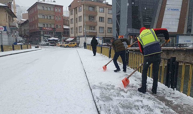 Bayburt'ta karla mücadele çalışması