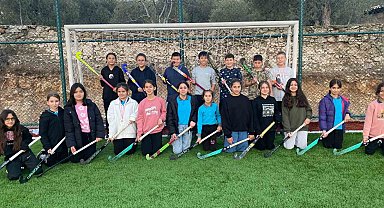 Bayır Ortaokulunda hokey antrenmanları başladı