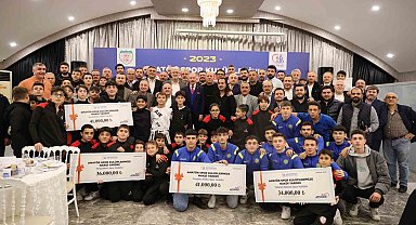 Bayrampaşa'da spor kulüplerine büyük destek