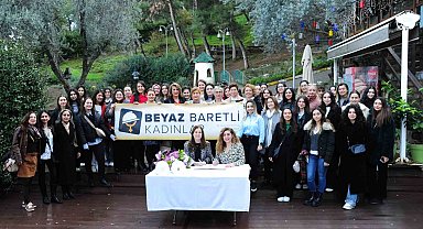 Beyaz Baretli Kadınlar 5 yaşında