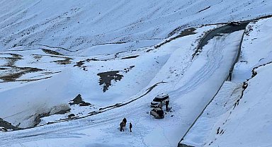 Beyaz gelinliğini giyen Nemrut'ta kış güzelliği
