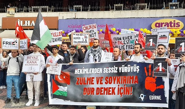 Beyaz önlüklülerden İsrail'e tepki yürüyüşü