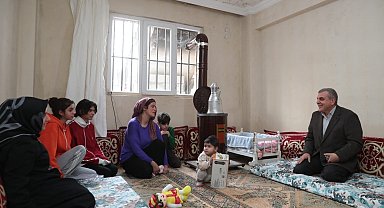 Beyazgül hane ziyaretleriyle yüzleri güldürüyor