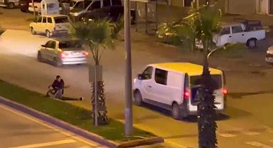 Bıçaklanıp yolun ortasına atıldı, kimse yardımına koşmadı