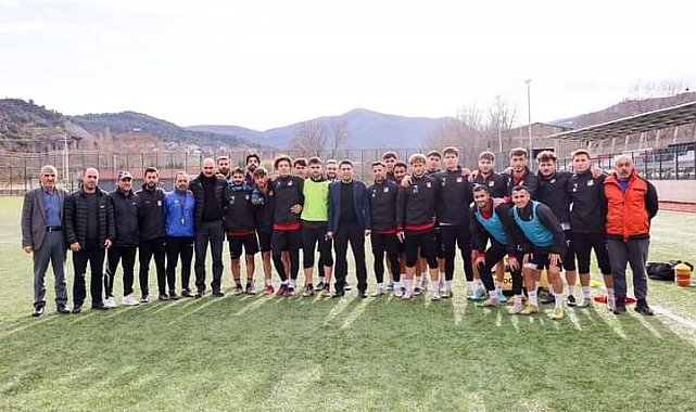 Bilecik Valisi Aygöl, futbolcuları ziyaret etti