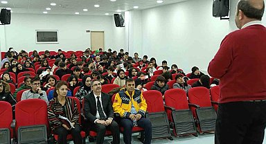 Bingöl'de öğretmen ve öğrencilere ilk yardım semineri