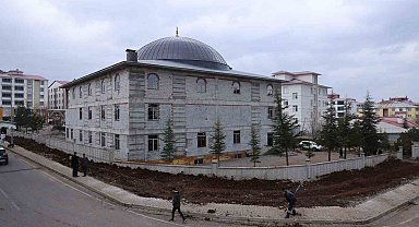 Bingöl'de yollar genişliyor, trafik rahatlıyor