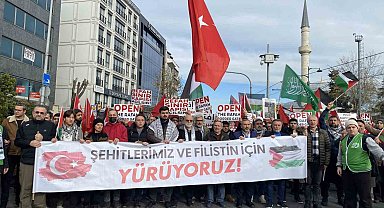 Binlerce kişi Kabataş'tan Eminönü'ne Filistin ve şehitler için yürüdü