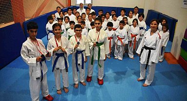 Bölgenin ilk kadın karate antrenörü Ayşe Meryem Yazar, Bitlis'te kız çocuklarına eğitim veriyor