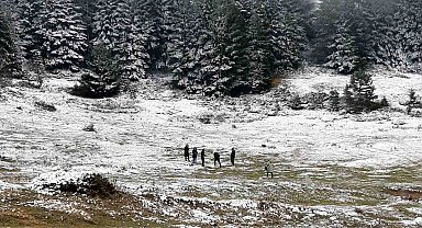 Bolu'nun yüksek kesimleri beyaz örtüyle kaplandı