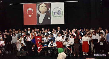 Bozüyük'te öğrencilerden 3 Aralık Dünya Engelliler Günü farkındalık programı
