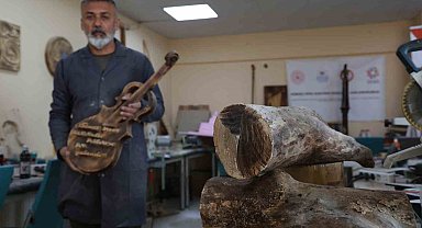 Bu atölyede kütükler sanata dönüşüyor