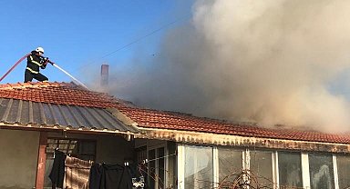 Burdur'da yangın çıkan ev kullanılamaz hale geldi
