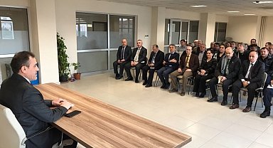 Burhaniye Kaymakamı Memiş, muhtarlarla toplantı yaptı